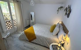 Habitacion Roca Foradada En Casa Cami De Les Aiguees Monistrol De Montserrat